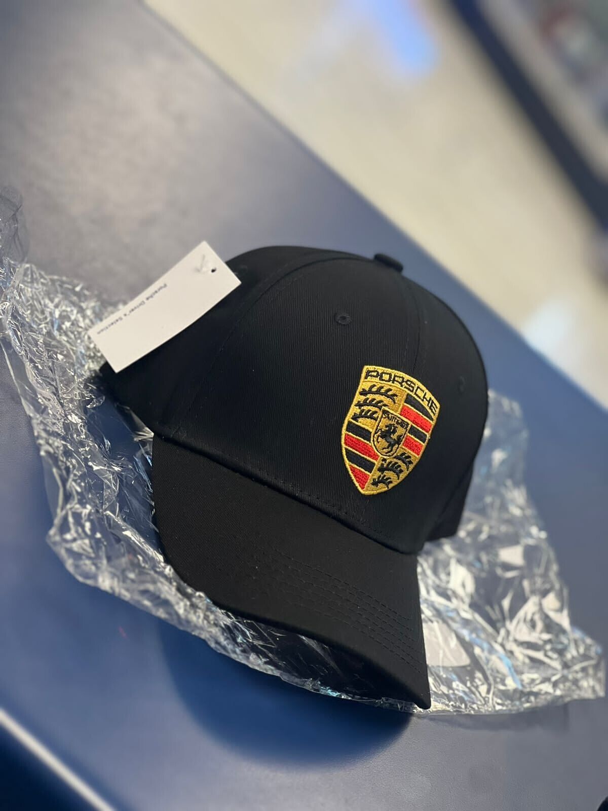 Generic Crest Logo Black Cap